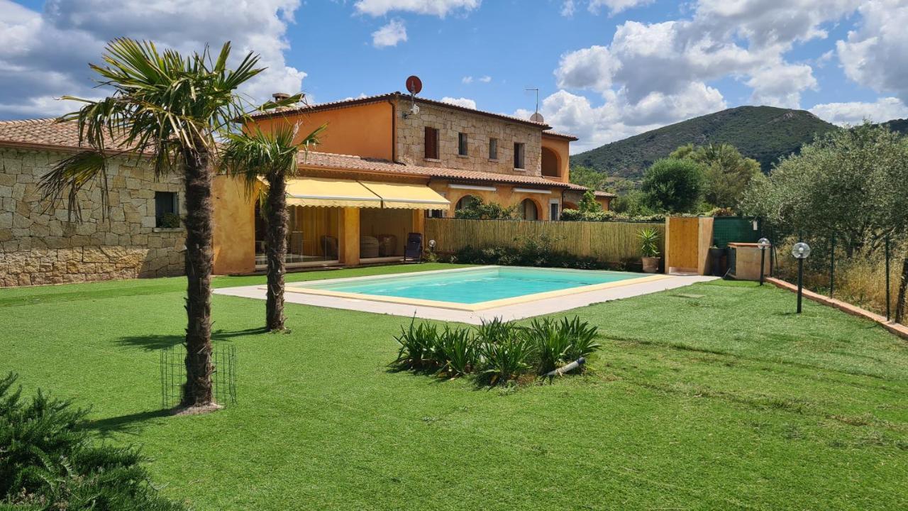 Villa Paola San Teodoro Con Piscina Privata Lu Lioni Exterior foto