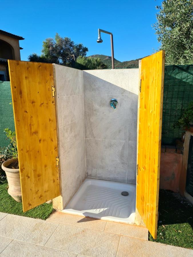 Villa Paola San Teodoro Con Piscina Privata Lu Lioni Exterior foto